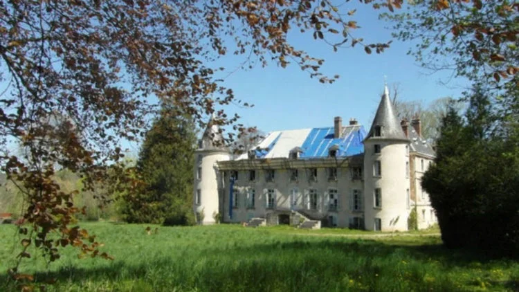 Castelo em Montbard, na França