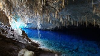 Gruta do Lago Azul
