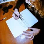 Cartilha resgata memória ferroviária de Campo Grande com ilustrações de Sara Welter