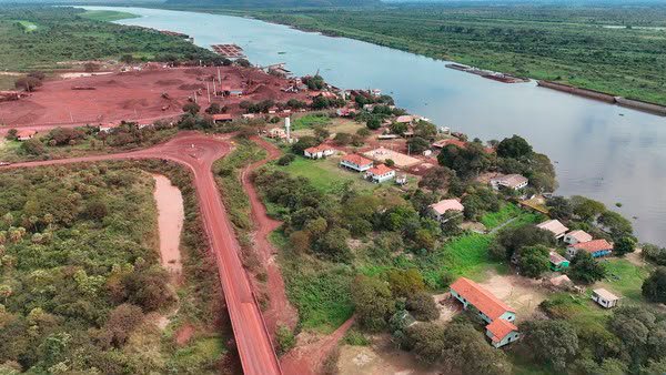 Poeira de minério adoece moradores e esvazia comunidade centenária do Pantanal