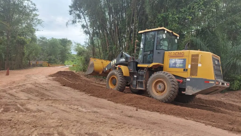 Obras de contenção de erosão na Estrada do Turismo, em Bonito, protegem o rio Formoso